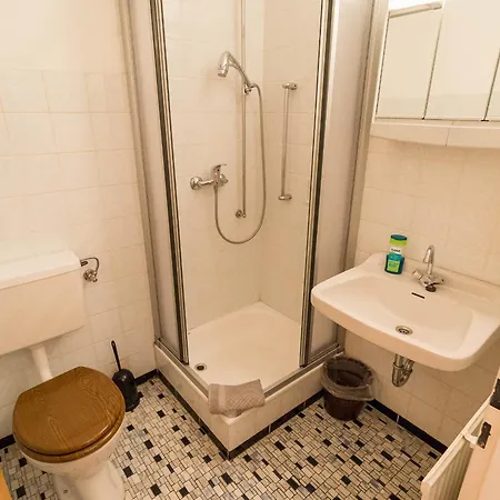 Enri Theater Und Bruderhaus