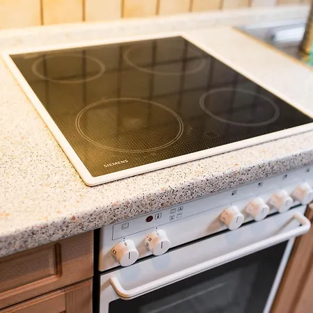 Enri Theater Und Bruderhaus 3*